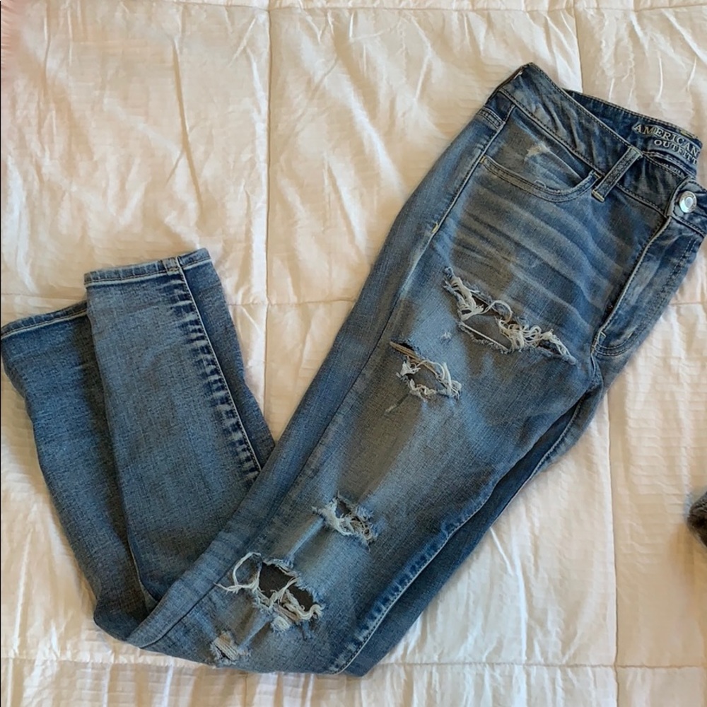 American Eagle Distressed Skinny jeans